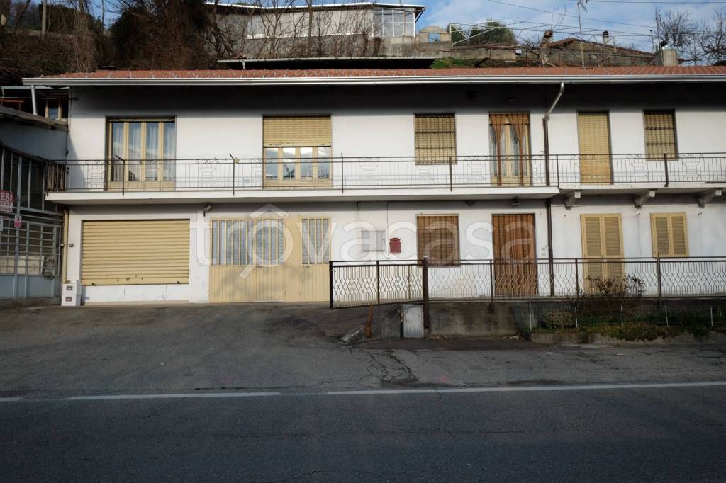 casa indipendente in vendita a Cuorgnè