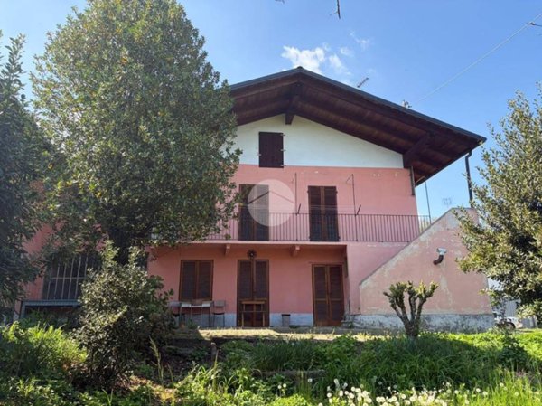 casa indipendente in vendita a Cuorgnè in zona San Bernardo