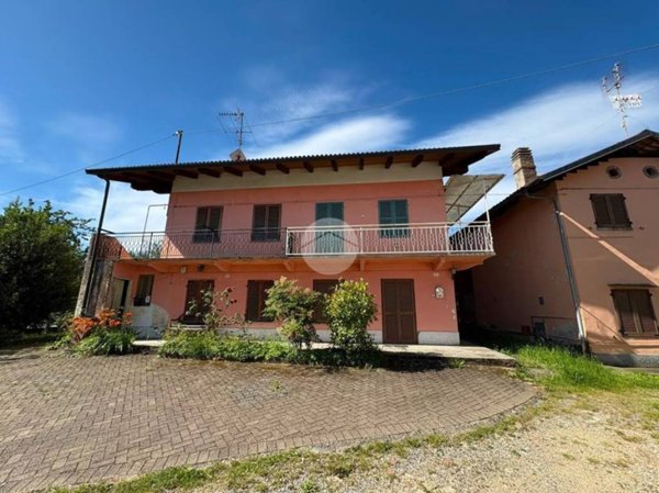casa indipendente in vendita a Cuorgnè in zona San Bernardo
