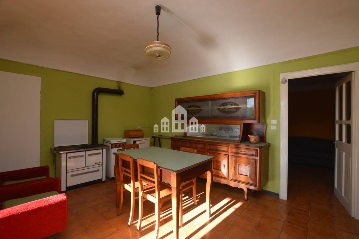 casa semindipendente in vendita a Cuorgnè in zona Salto