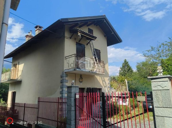 casa indipendente in vendita a Cuorgnè