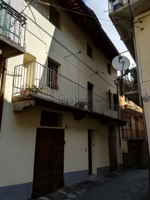 casa indipendente in vendita a Cuorgnè