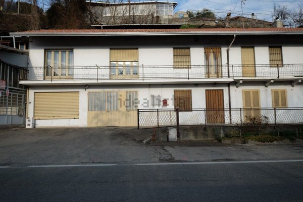 casa indipendente in vendita a Cuorgnè