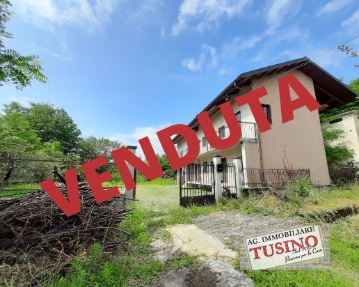 casa indipendente in vendita a Cuorgnè in zona Salto