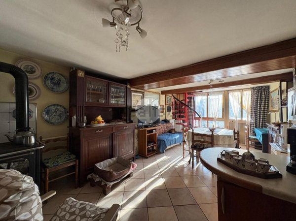 casa semindipendente in vendita a Cuorgnè