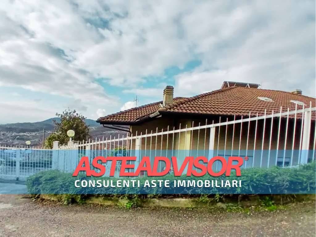 casa indipendente in vendita a Cuorgnè in zona Salto