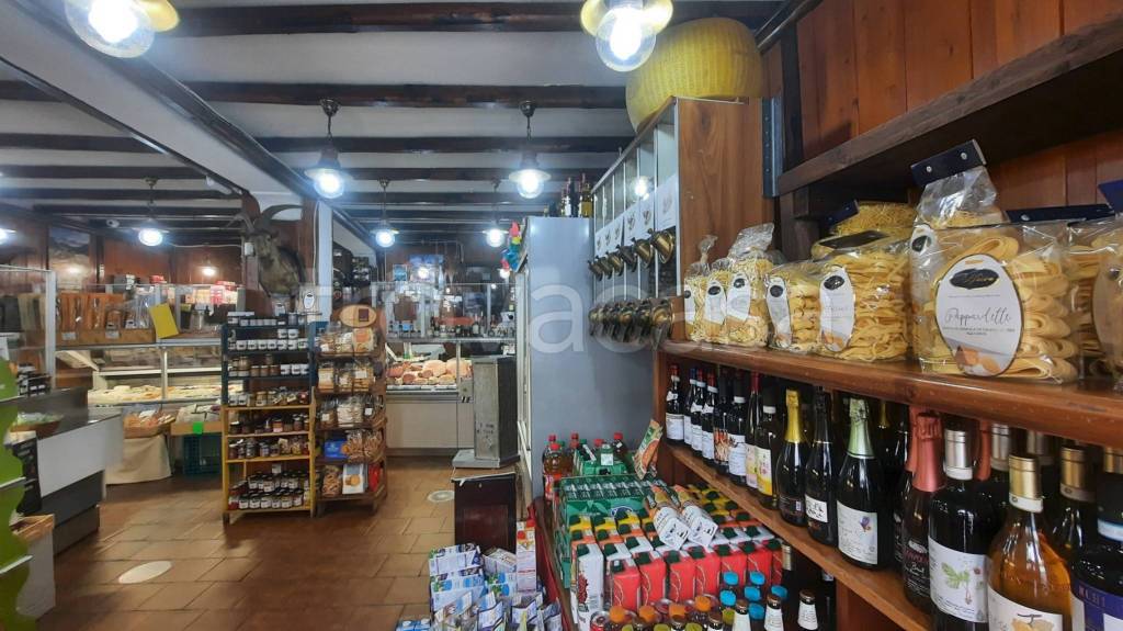 negozio in vendita a Cuorgnè