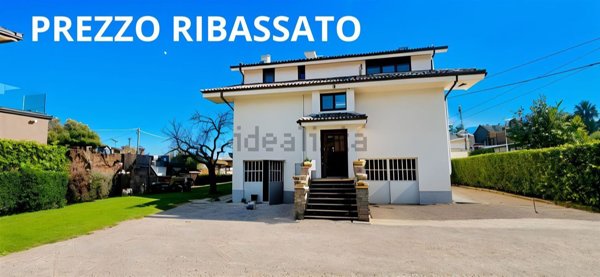 casa indipendente in vendita a Cuorgnè in zona Fornengo
