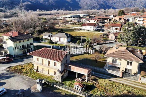 casa indipendente in vendita a Cuorgnè