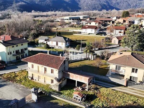 casa indipendente in vendita a Cuorgnè in zona Salto