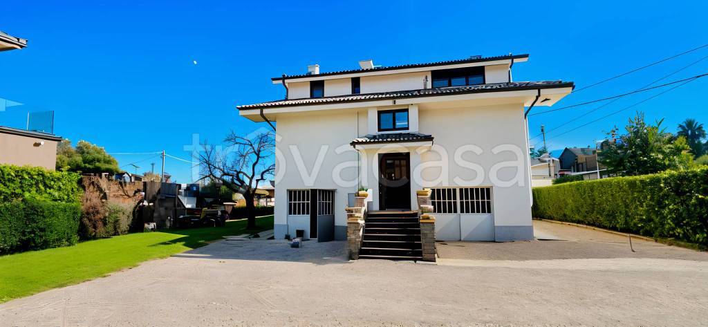 casa indipendente in vendita a Cuorgnè