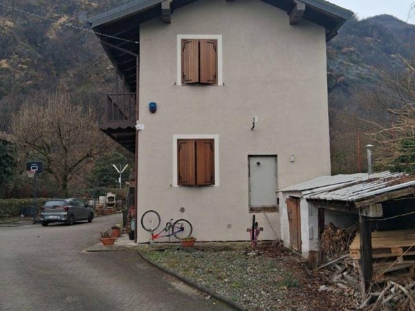 casa indipendente in vendita a Cuorgnè