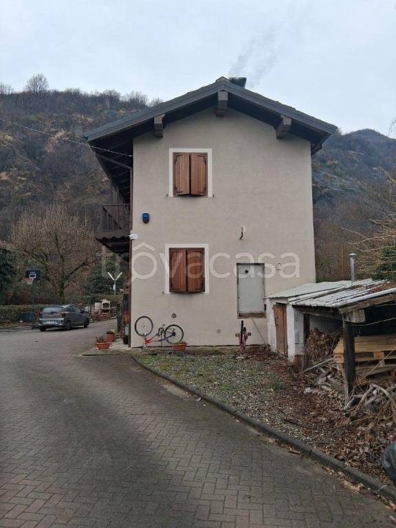 casa indipendente in vendita a Cuorgnè