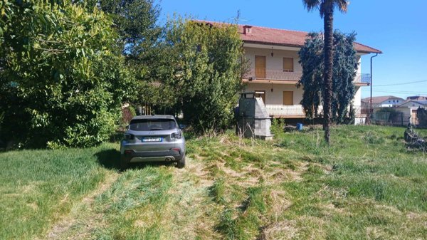 casa indipendente in vendita a Cuorgnè