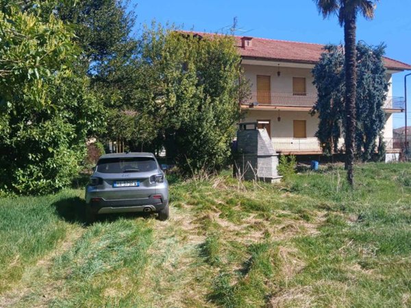 casa indipendente in vendita a Cuorgnè