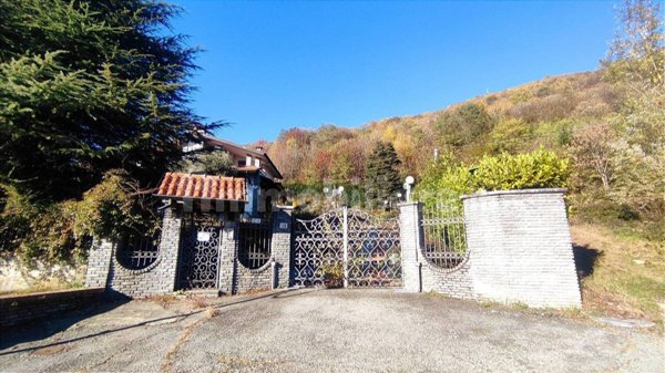 casa indipendente in vendita a Cuorgnè in zona Salto