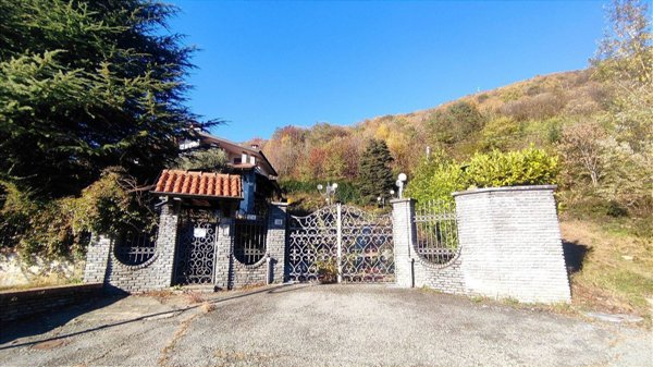 casa indipendente in vendita a Cuorgnè in zona Salto