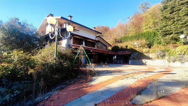 casa indipendente in vendita a Cuorgnè in zona Salto