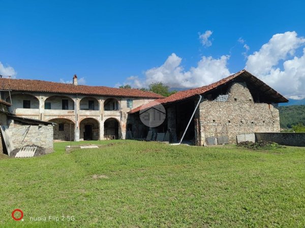 casa semindipendente in vendita a Cuorgnè