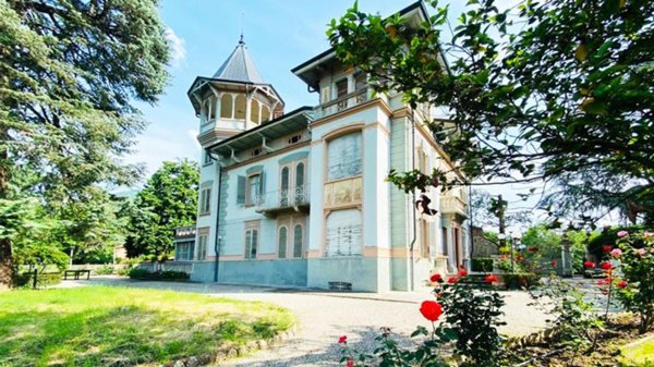 casa indipendente in vendita a Cuorgnè
