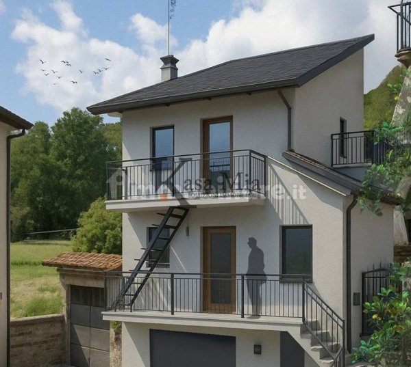 casa indipendente in vendita a Cuorgnè in zona Priacco