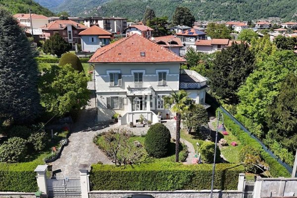 casa indipendente in vendita a Cuorgnè