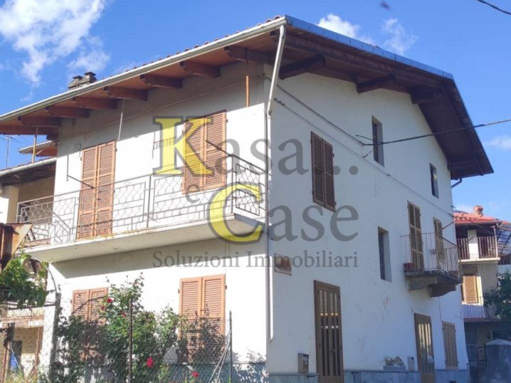 casa indipendente in vendita a Cuorgnè in zona Priacco