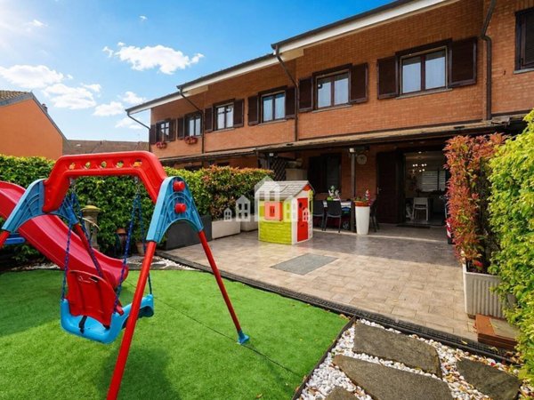 casa indipendente in vendita a Cuorgnè
