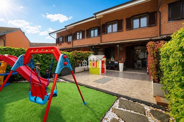 casa indipendente in vendita a Cuorgnè