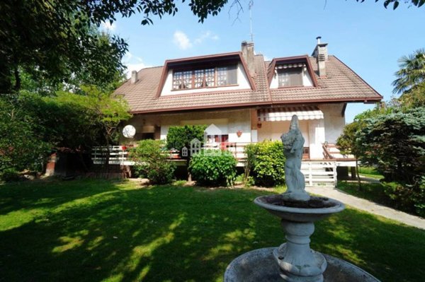 casa indipendente in vendita a Cuorgnè