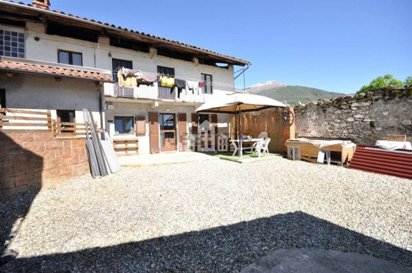 casa indipendente in vendita a Cuorgnè