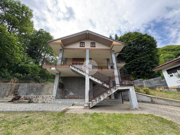 casa indipendente in vendita a Cuorgnè