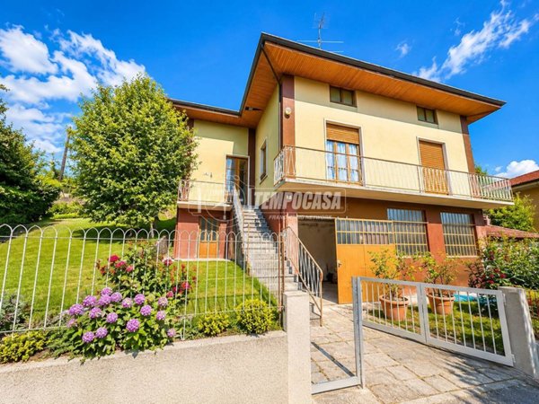 casa indipendente in vendita a Cuorgnè