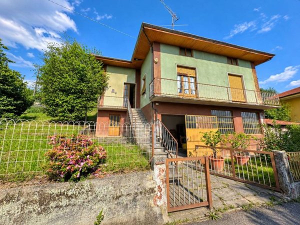 casa indipendente in vendita a Cuorgnè in zona Fornengo