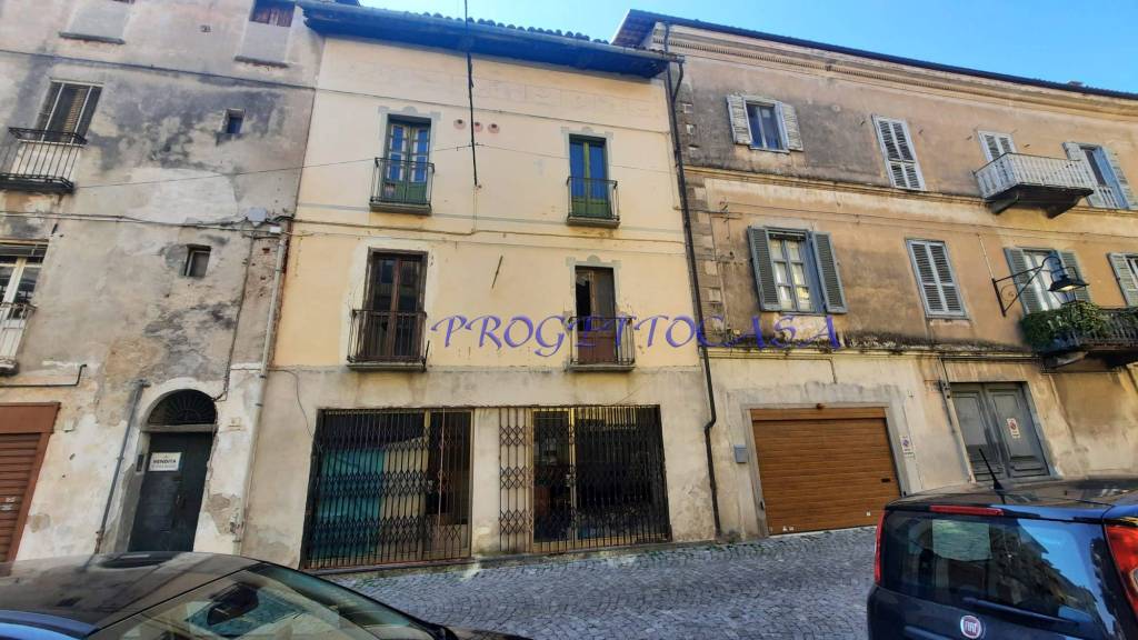casa indipendente in vendita a Cuorgnè in zona Belvedere