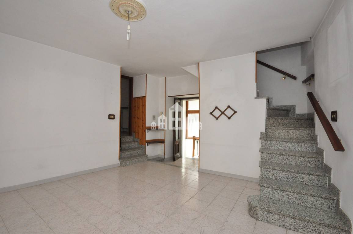 casa indipendente in vendita a Cuorgnè in zona Belvedere