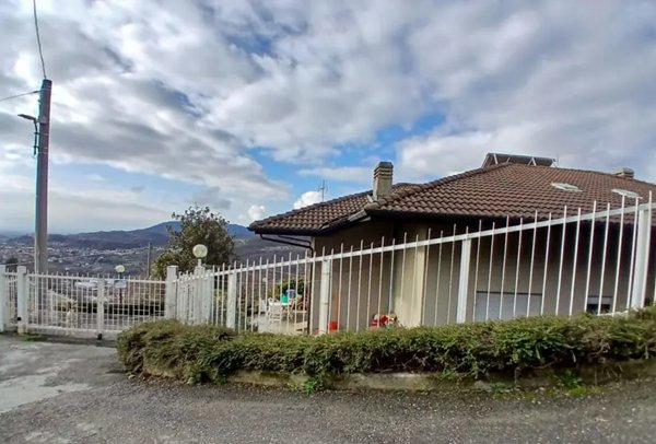 casa indipendente in vendita a Cuorgnè in zona Salto