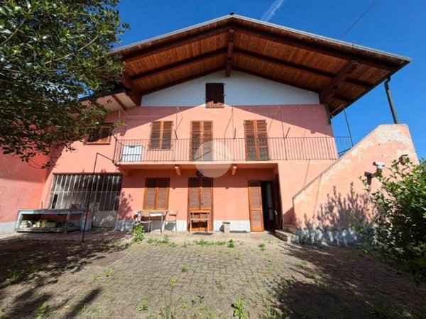casa semindipendente in vendita a Cuorgnè in zona San Bernardo