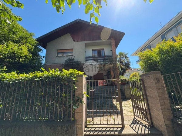 casa indipendente in vendita a Cuorgnè in zona Belvedere