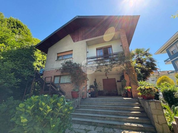 casa indipendente in vendita a Cuorgnè in zona Belvedere