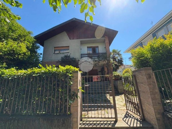 casa indipendente in vendita a Cuorgnè in zona Belvedere