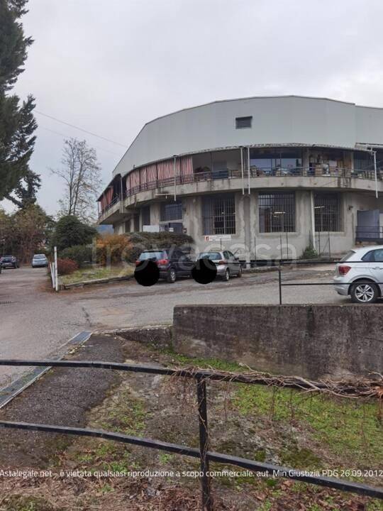 locale commerciale in vendita a Cuorgnè