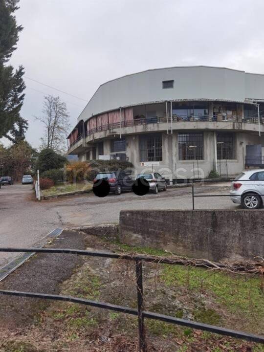 locale commerciale in vendita a Cuorgnè