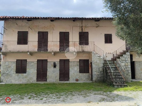 casa indipendente in vendita a Cuorgnè in zona Salto