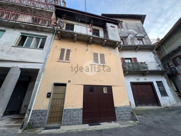casa semindipendente in vendita a Cuorgnè in zona Belvedere