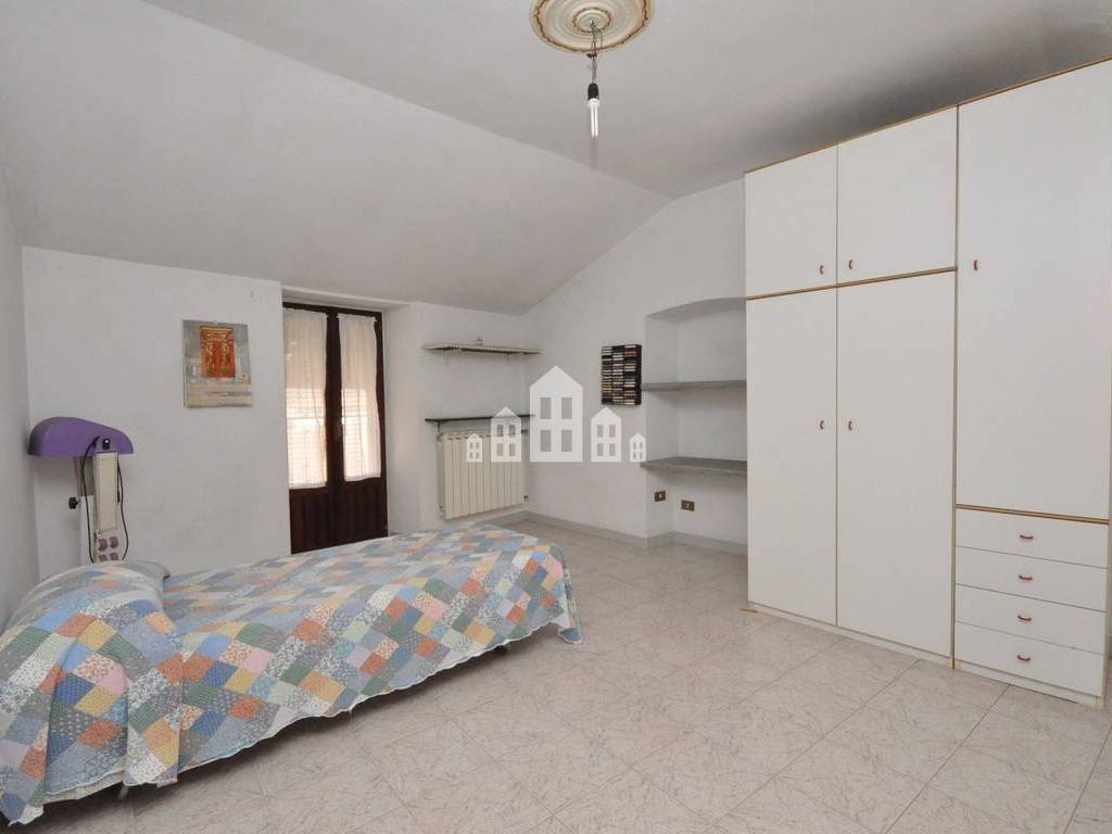 casa indipendente in vendita a Cuorgnè in zona Belvedere