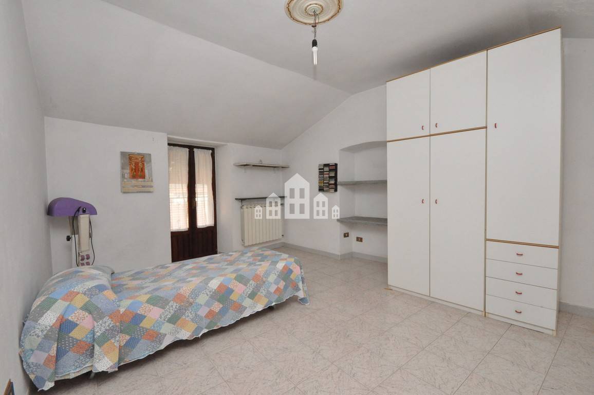 casa indipendente in vendita a Cuorgnè in zona Belvedere