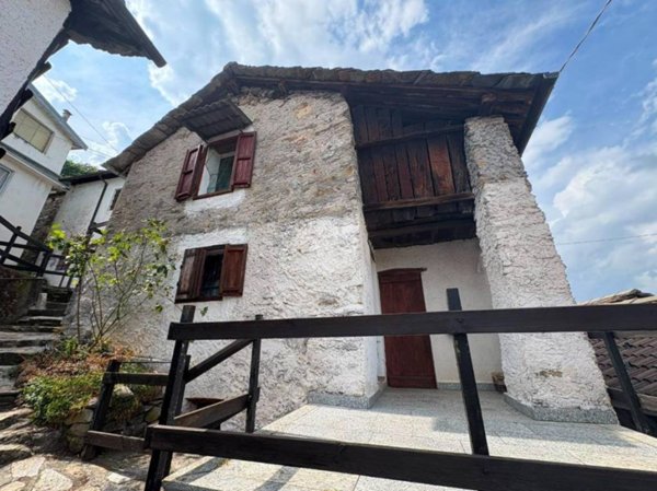 casa indipendente in vendita a Cuorgnè