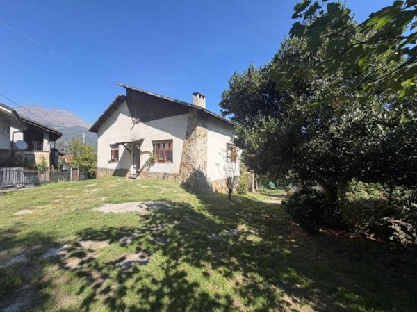 casa indipendente in vendita a Cuorgnè