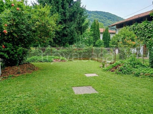 casa indipendente in vendita a Cuorgnè in zona Belvedere